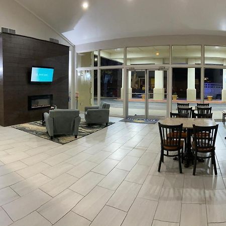 Days Inn By Wyndham Eastland Екстериор снимка