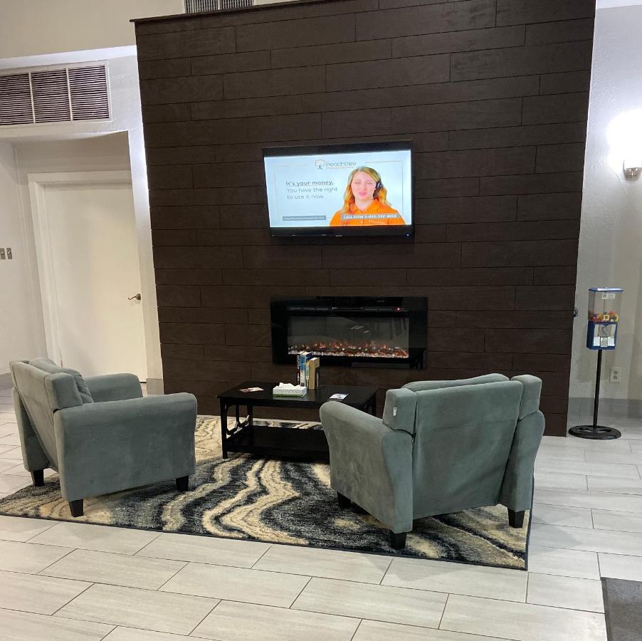 Days Inn By Wyndham Eastland Екстериор снимка